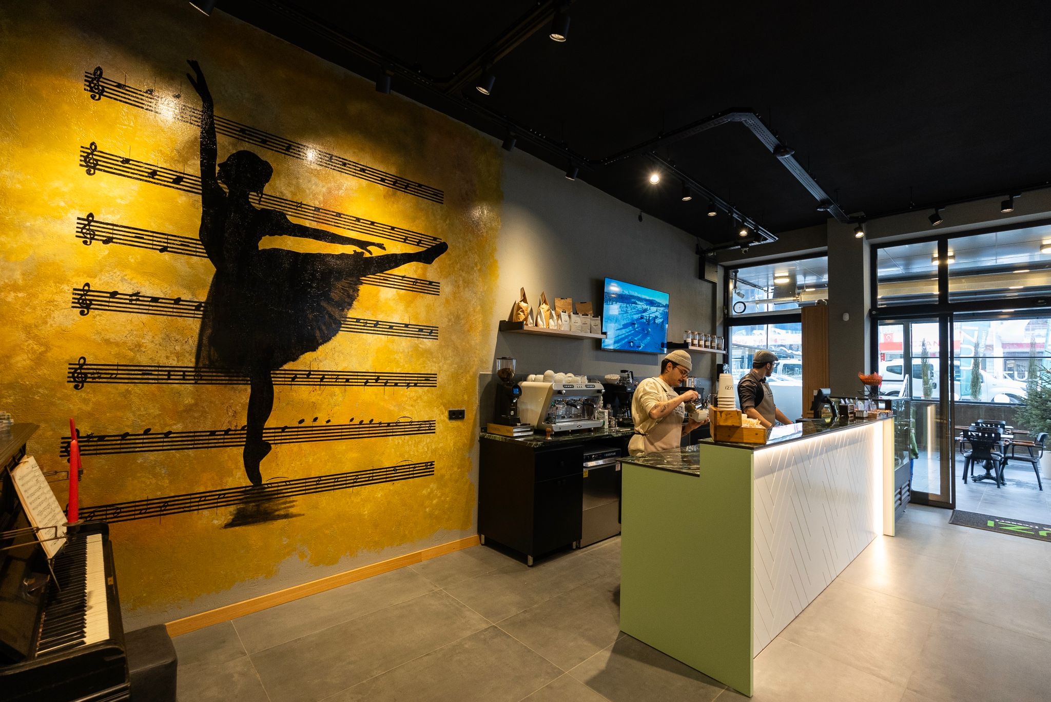 Luzi Coffee & Dessert