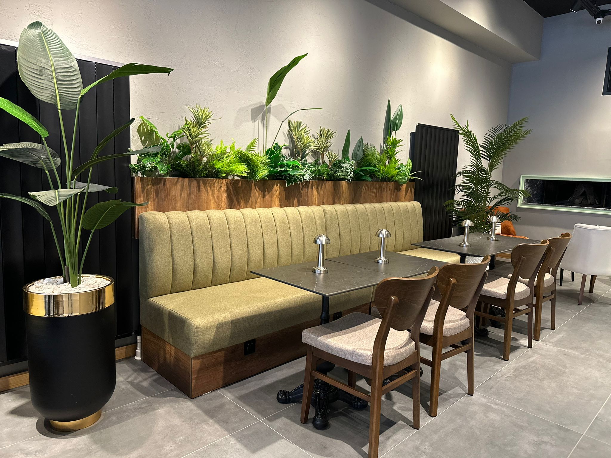 Luzi Coffee & Dessert