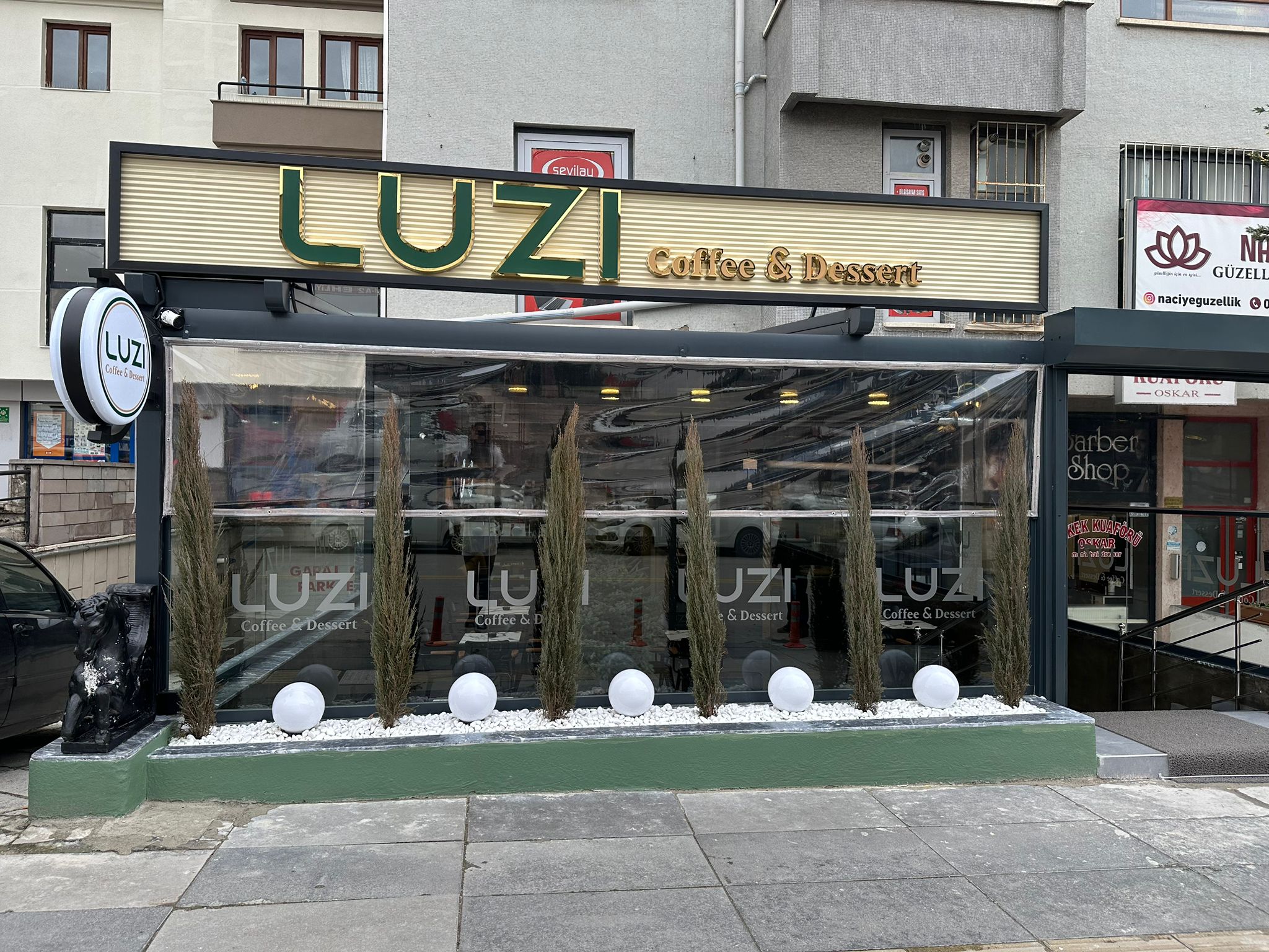 Luzi Coffee & Dessert